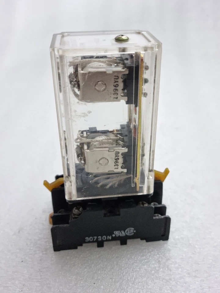 Omron MYA-BMT CIM 24VDC Power Relay With Base Unit Free Ship